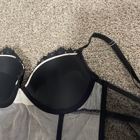 Victoria Secret Corset - Picture 2 of 3